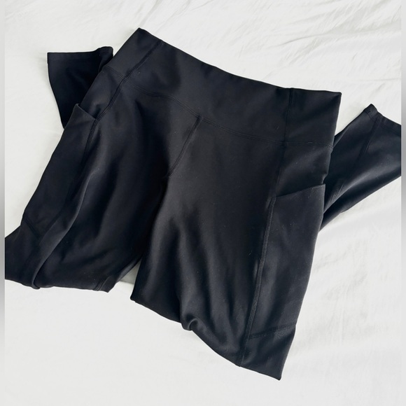 Fabletics Oasis PureLuxe High-Waisted 7/8 Black Leggings - Picture 4 of 6